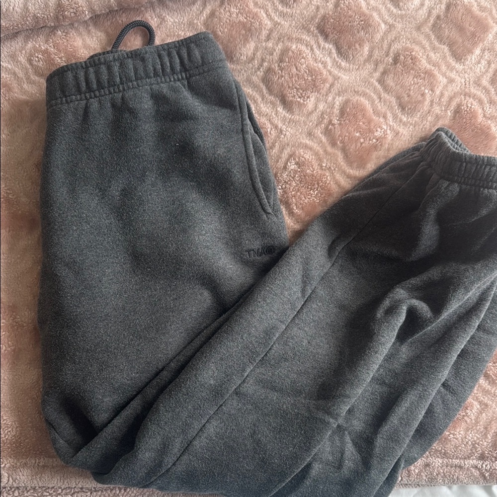 TNA (aritzia) MEGA CUFFED SWEATS
